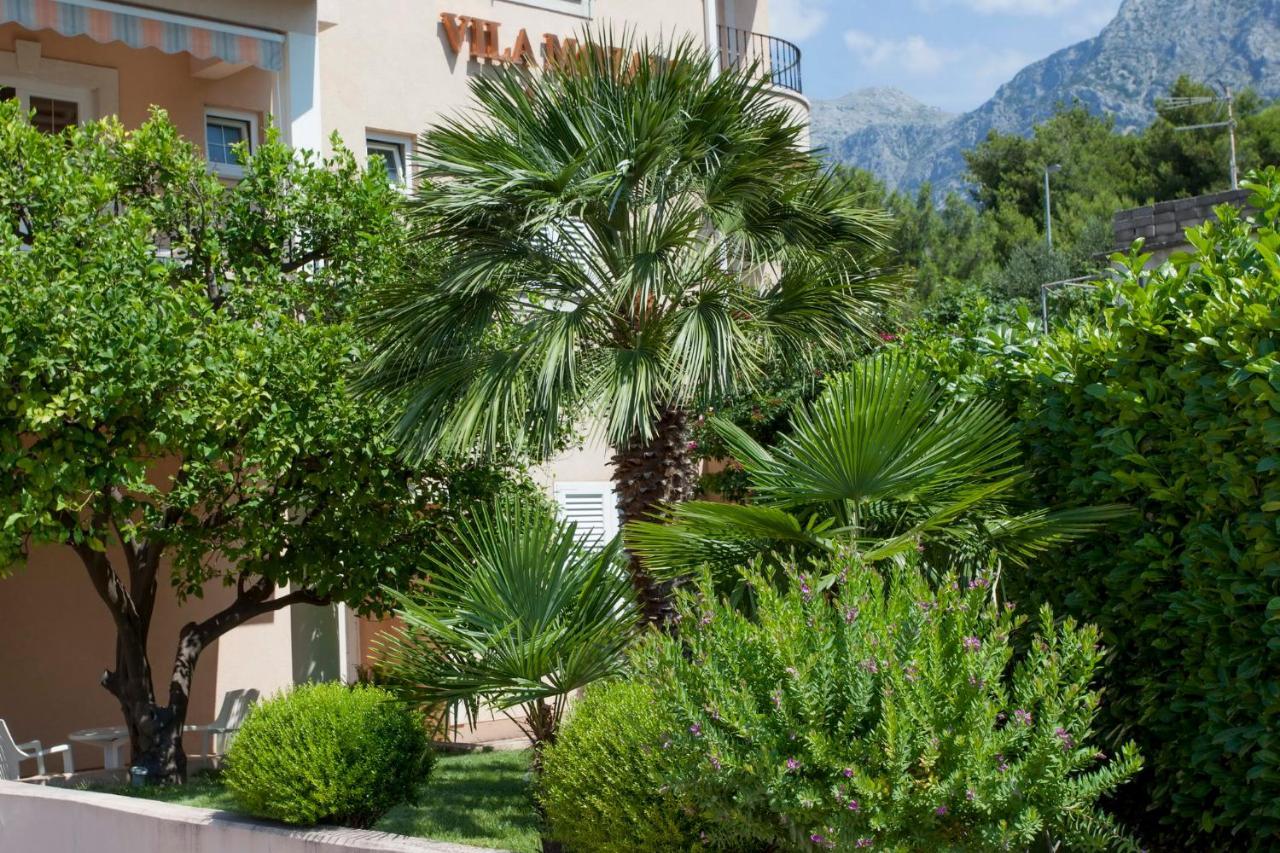 Aparthotel Villa Mozart Podgora Buitenkant foto